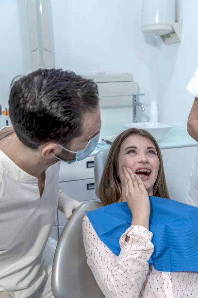 Best Emergency Cosmetic Dentistry (e.g., broken veneers) in Brisbane, CA
